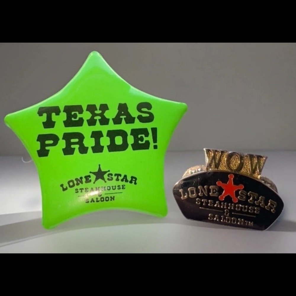 Vintage LONE STAR STEAKHOUSE & SALOON TEXAS PRIDE Star & Gold Enamel WOW Pin Set